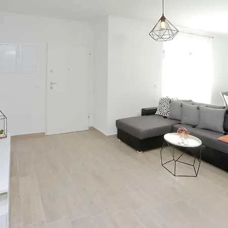 Apartment Petra Bibinje